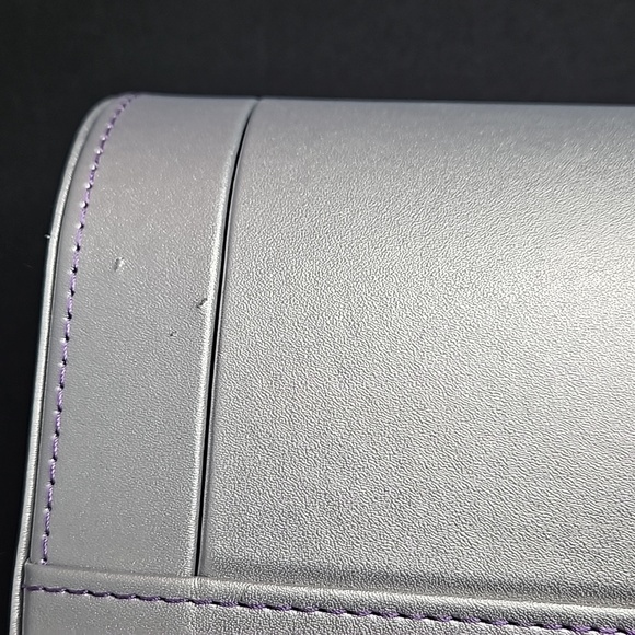 DYSON PLATINUM PRESENTION CASE - Picture 11 of 11